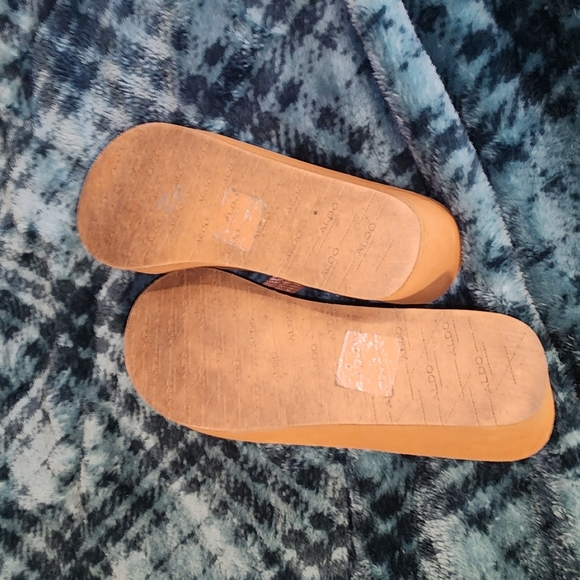 ALDO Women’s Camel TAN Brown Sandals Platform Flip Flops Wedges Shoes Size 10 - Picture 8 of 8